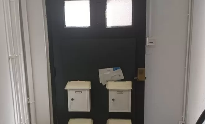 Rénovation d'une porte d'entrée d'immeuble, Bordeaux, SR Construction