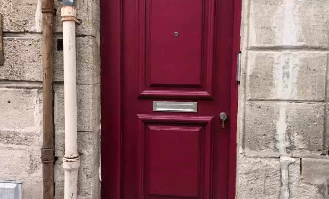 porte pose côte extérieur