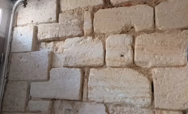 ravalement de murs et ouverture de joint