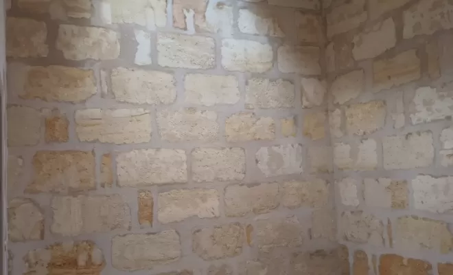 joint fait avec du mortier à sable roux et à la chaux