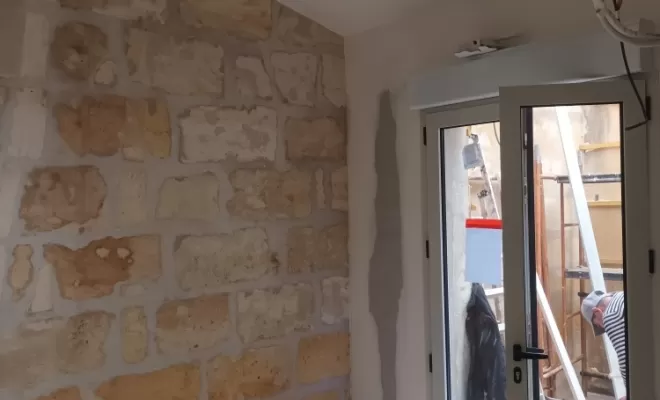 joint fait avec du mortier à sable roux et à la chaux