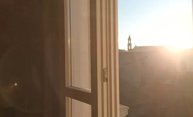 fenêtre double vitrage avec 3 joint de isolation 