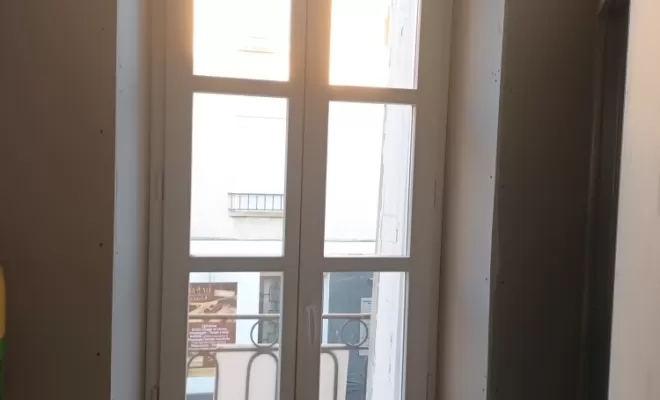 porte vitre  sur mesure laque en blanc avec double vitrage 