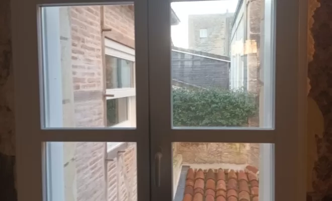 fenêtre bois sur mesure laque en blanc avec double vitrage 